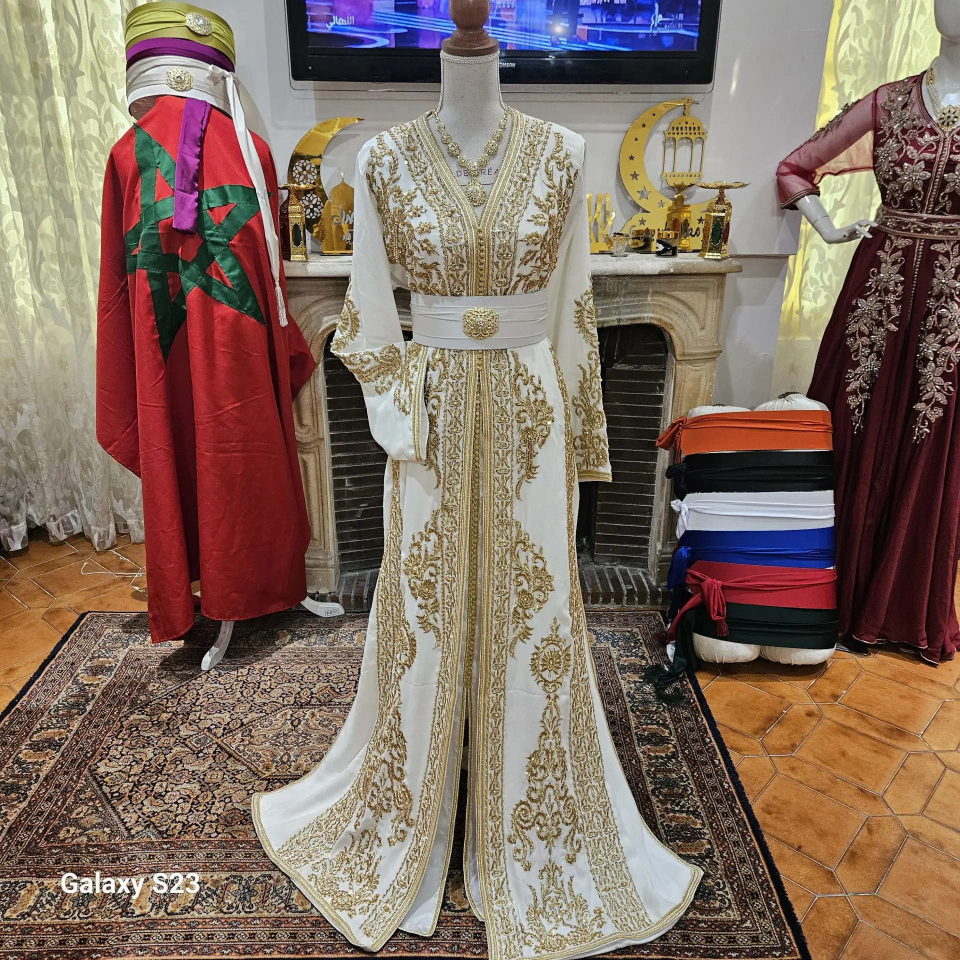 caftan marocain neuf doublé pour la mariée Amira