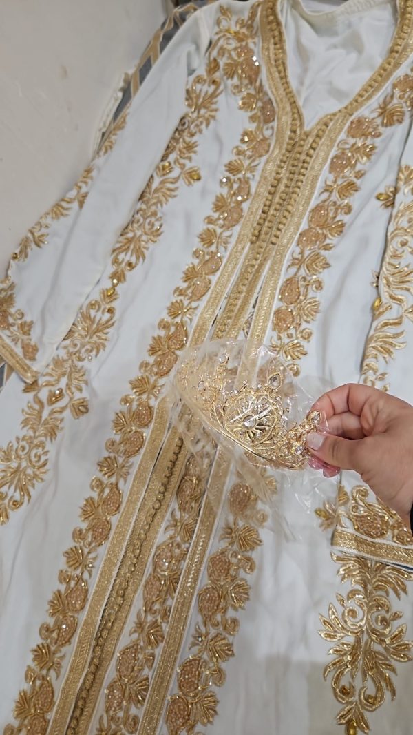 Caftan marocain neuf plus couronne neuve