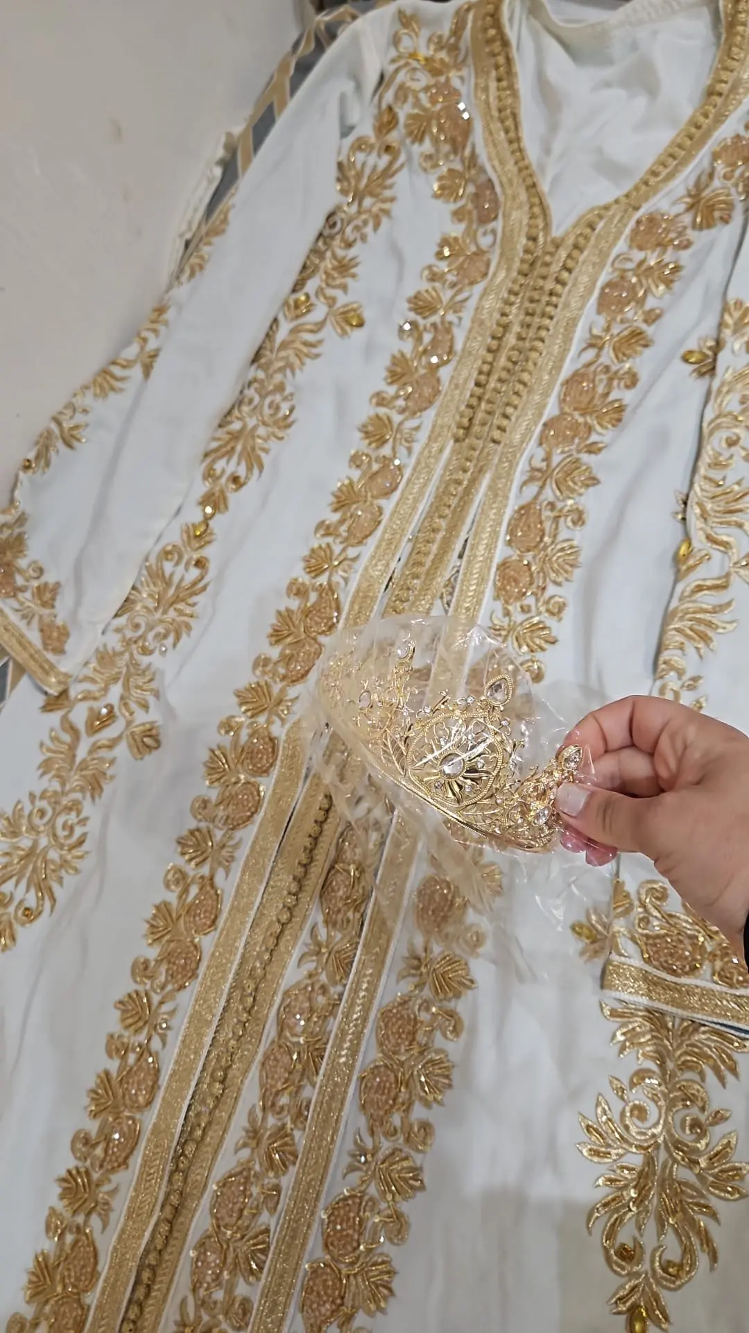 caftan marocain neuf plus couronne neuve