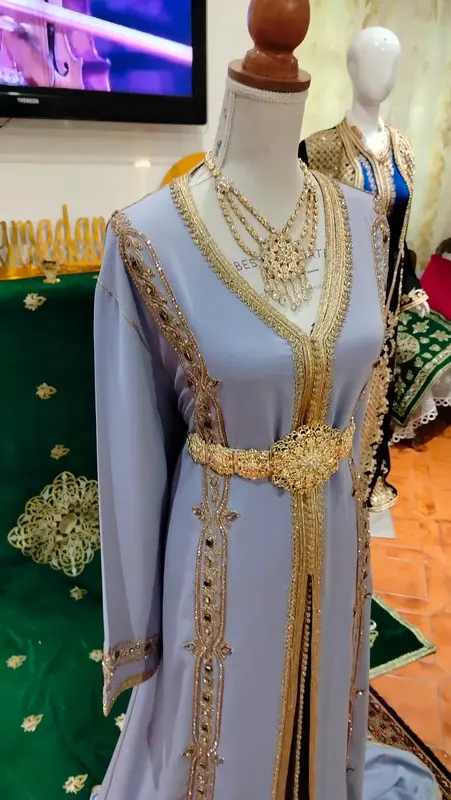 caftan marocain d'occasion Grande taille- Takchita deux pièces – Image 5