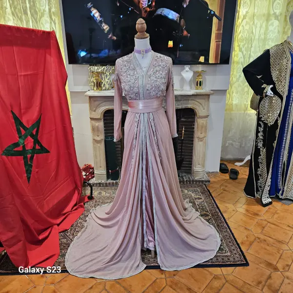 Caftan marocain d'occasion — taille 42-44 — photo 3