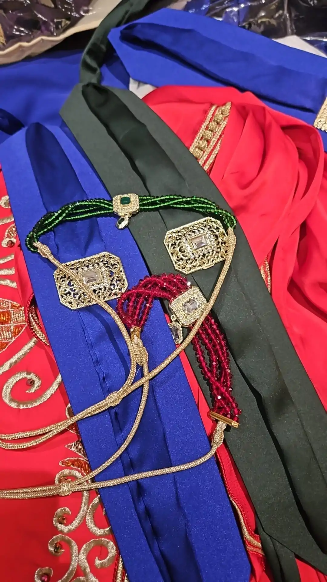 lot deux ceinture plus ras du cou