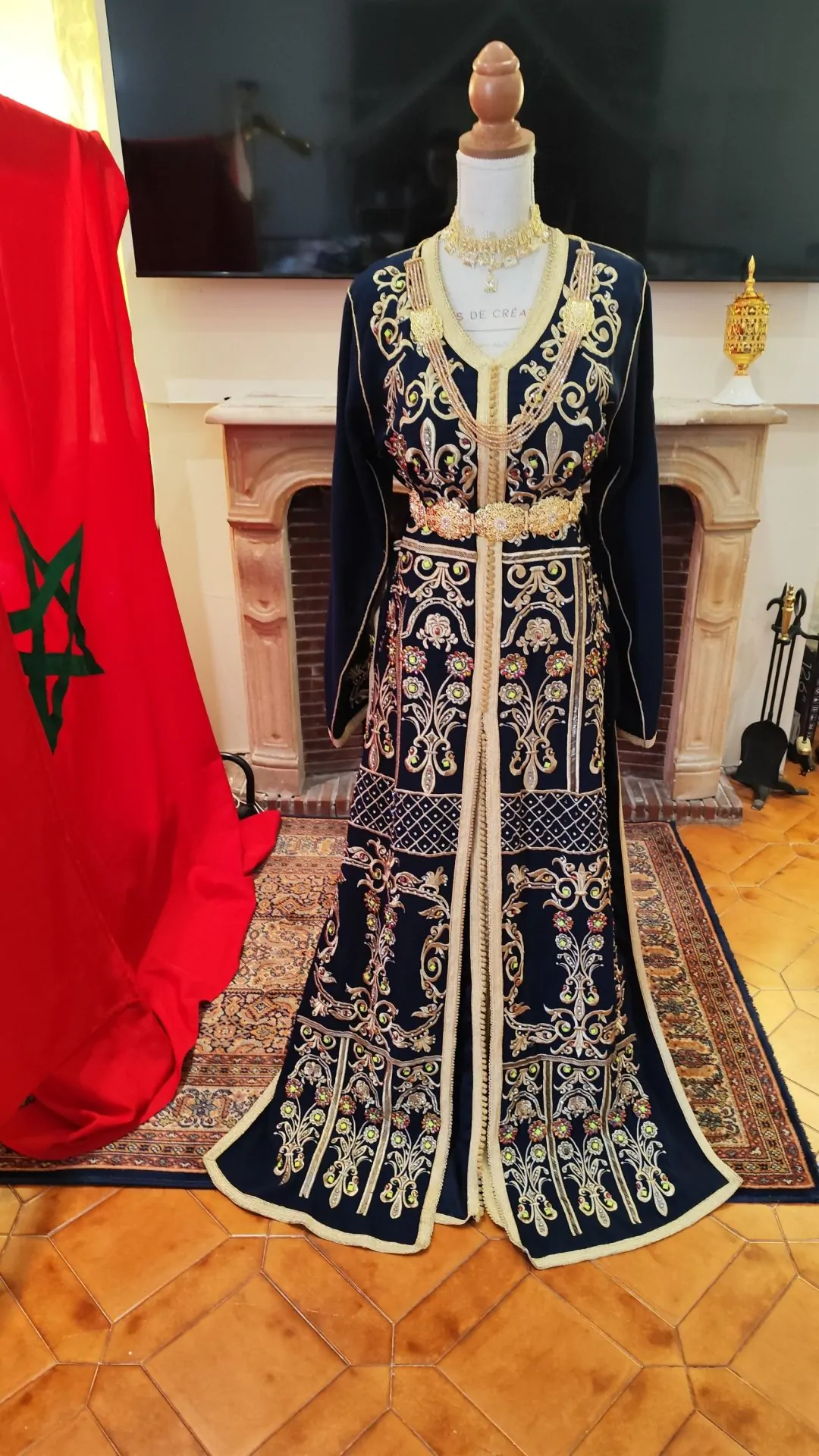 caftan marocain d occasion - takchita deux pièces – Image 3