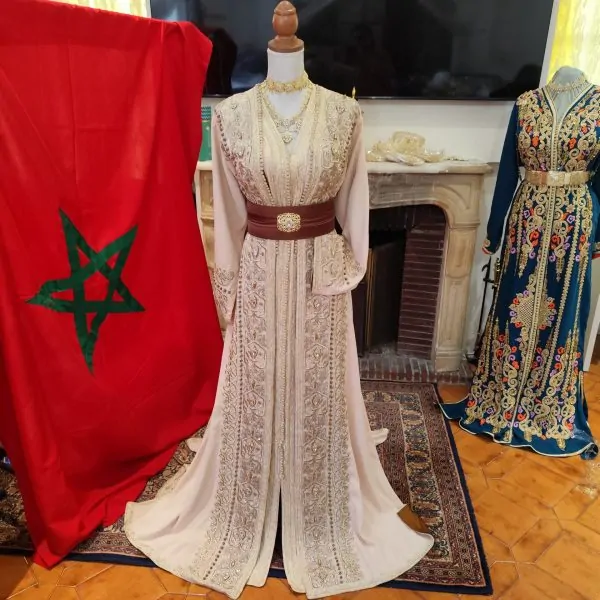 caftan marocain d occasion doublé — photo 9