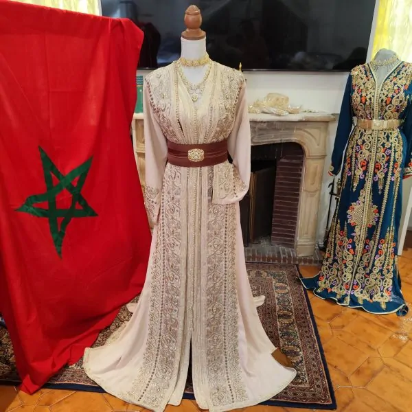 caftan marocain d occasion doublé — photo 8