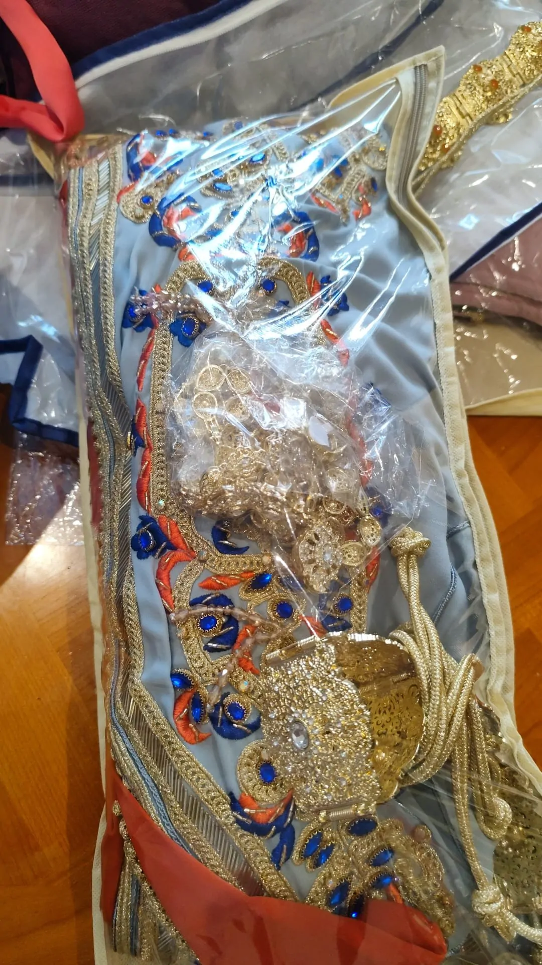 lot caftan marocain avec accessoires