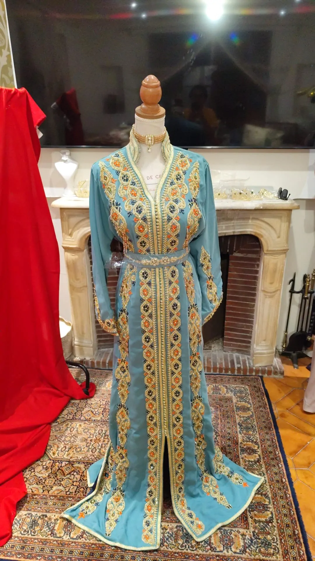 caftan marocain doublé neuf avec ceinture et ras du cou