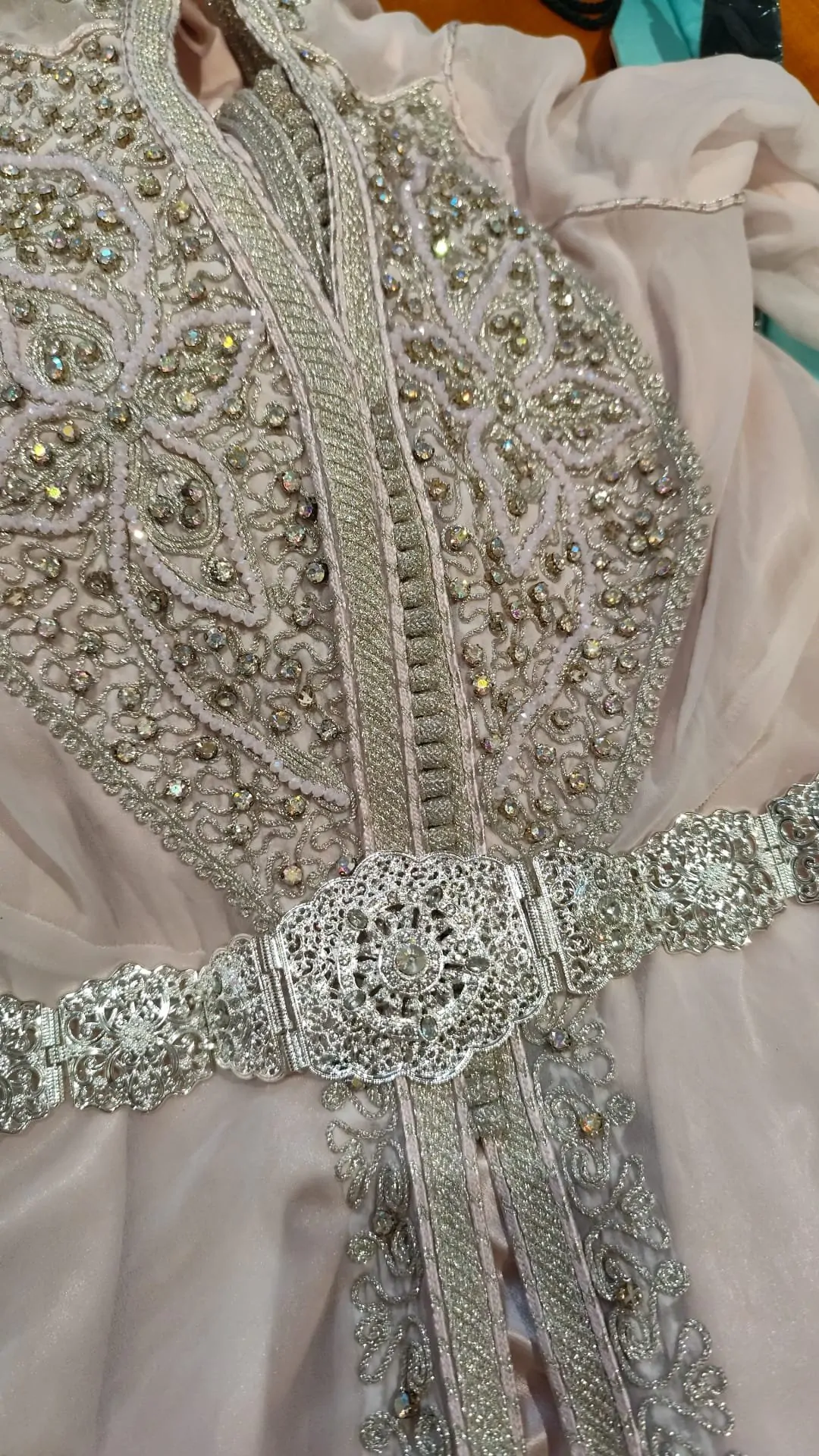 lot caftan deux pièces plus ceinture