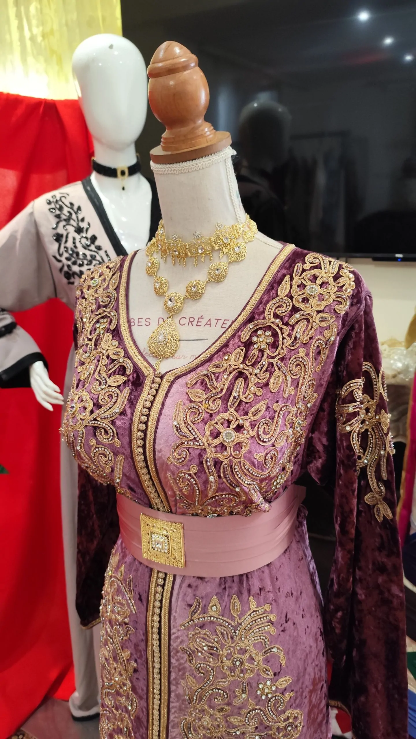 caftan marocain porté une fois – Image 4