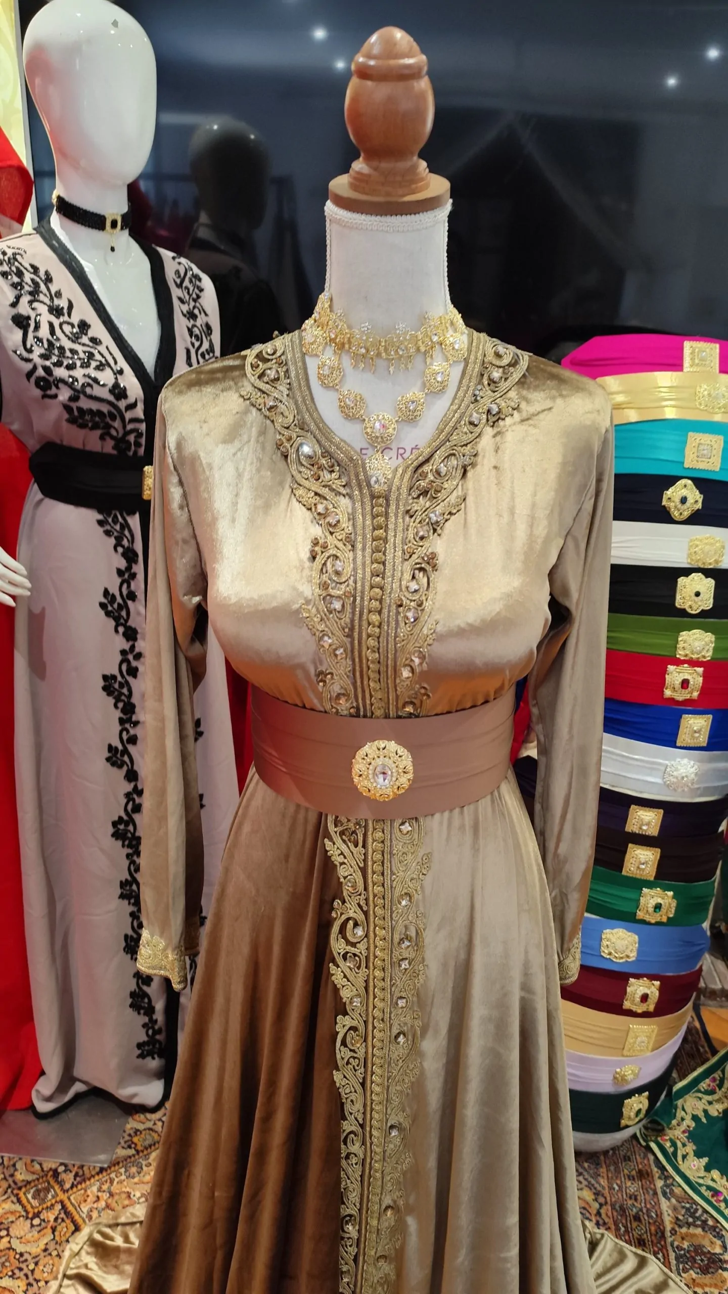 caftan marocain porté une fois – Image 5