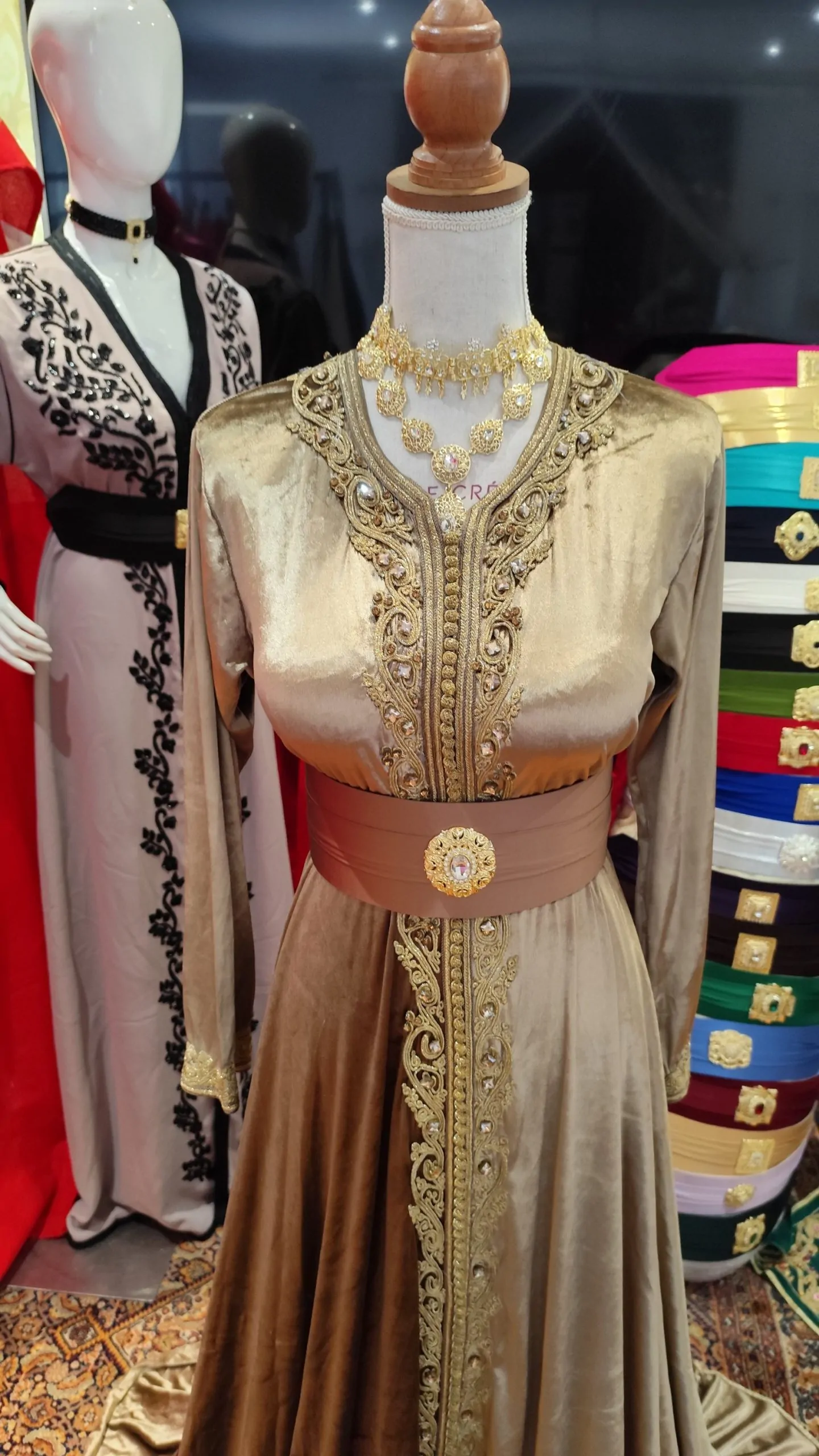 caftan marocain porté une fois – Image 6