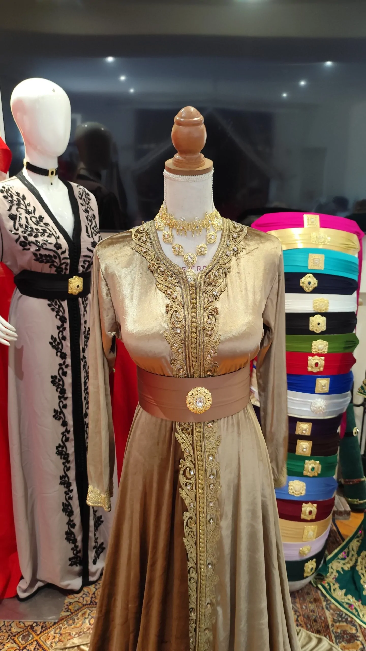 caftan marocain porté une fois – Image 9