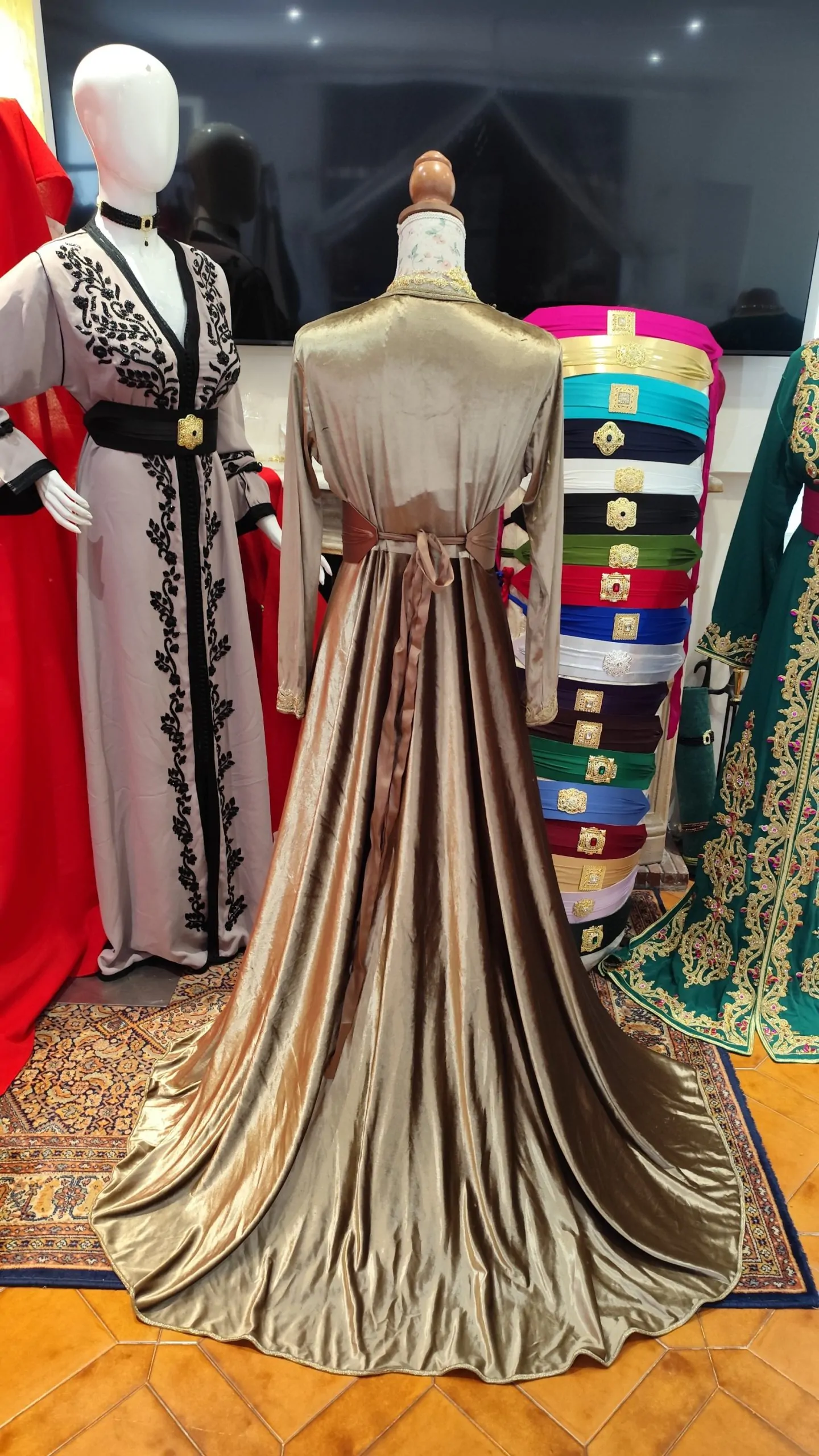 caftan marocain porté une fois – Image 3