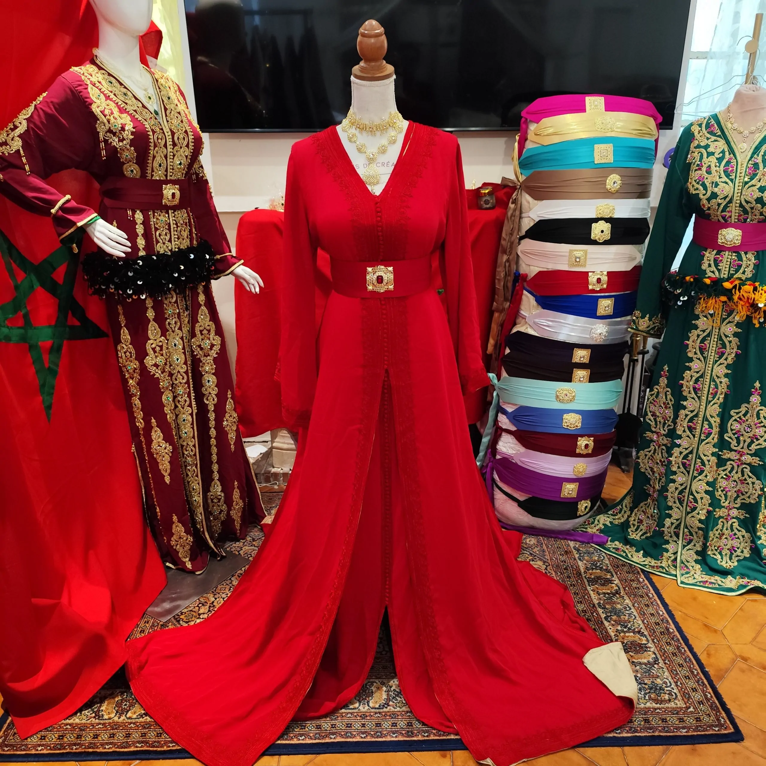 caftan marocain d occasion avec la ceinture