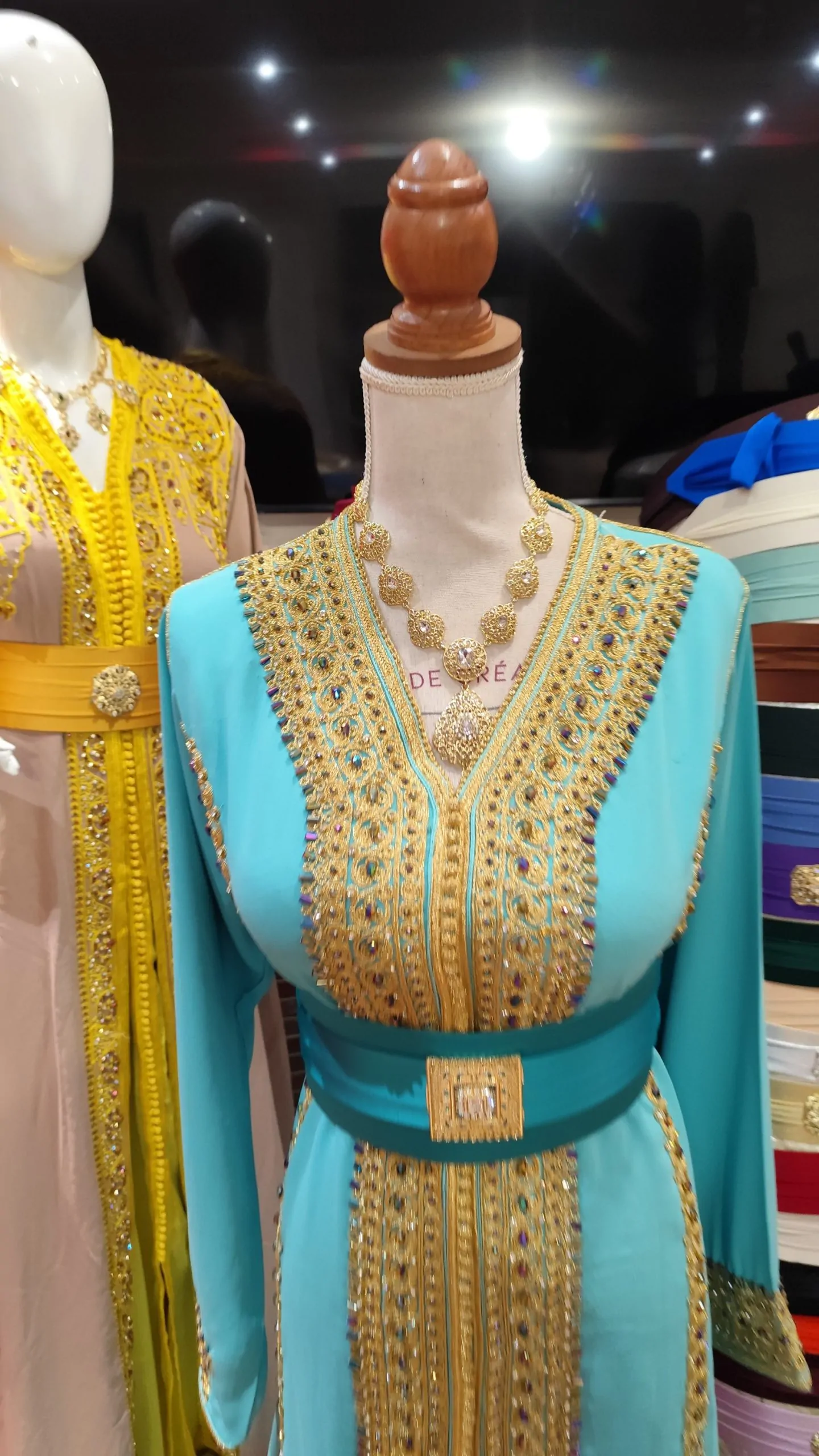 caftan marocain modèle d exposition – Image 8