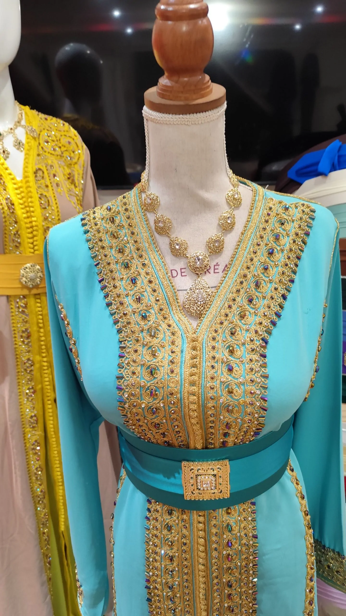 caftan marocain modèle d exposition – Image 7