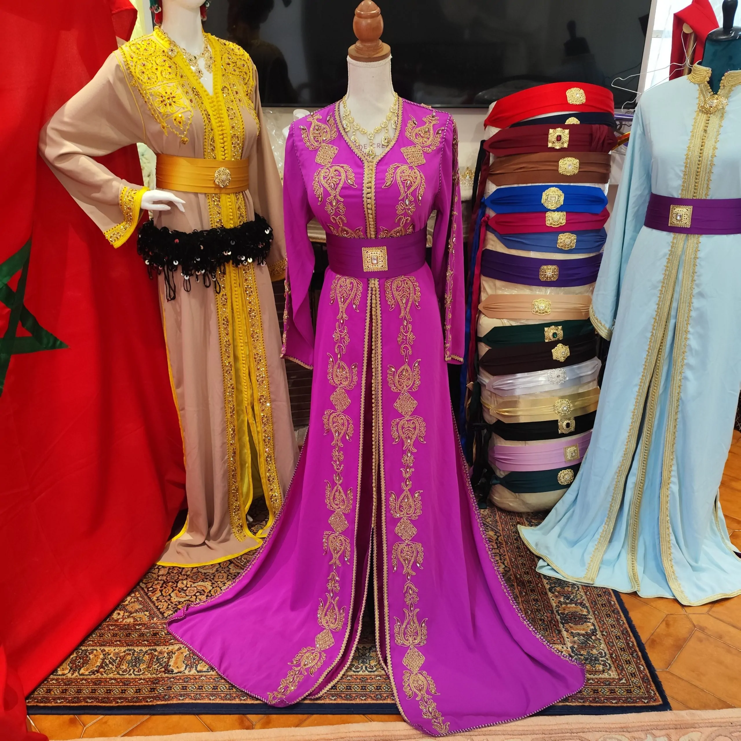 deux caftan marocain d occasion plus ceinture