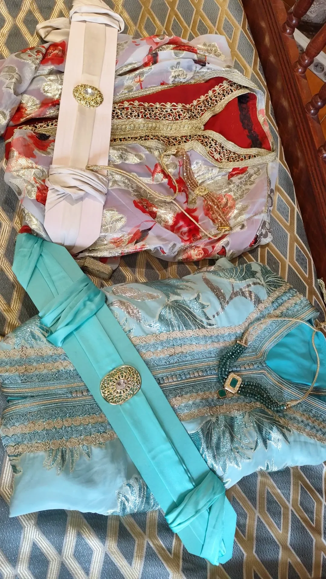 lot deux caftan marocain plus accessoir
