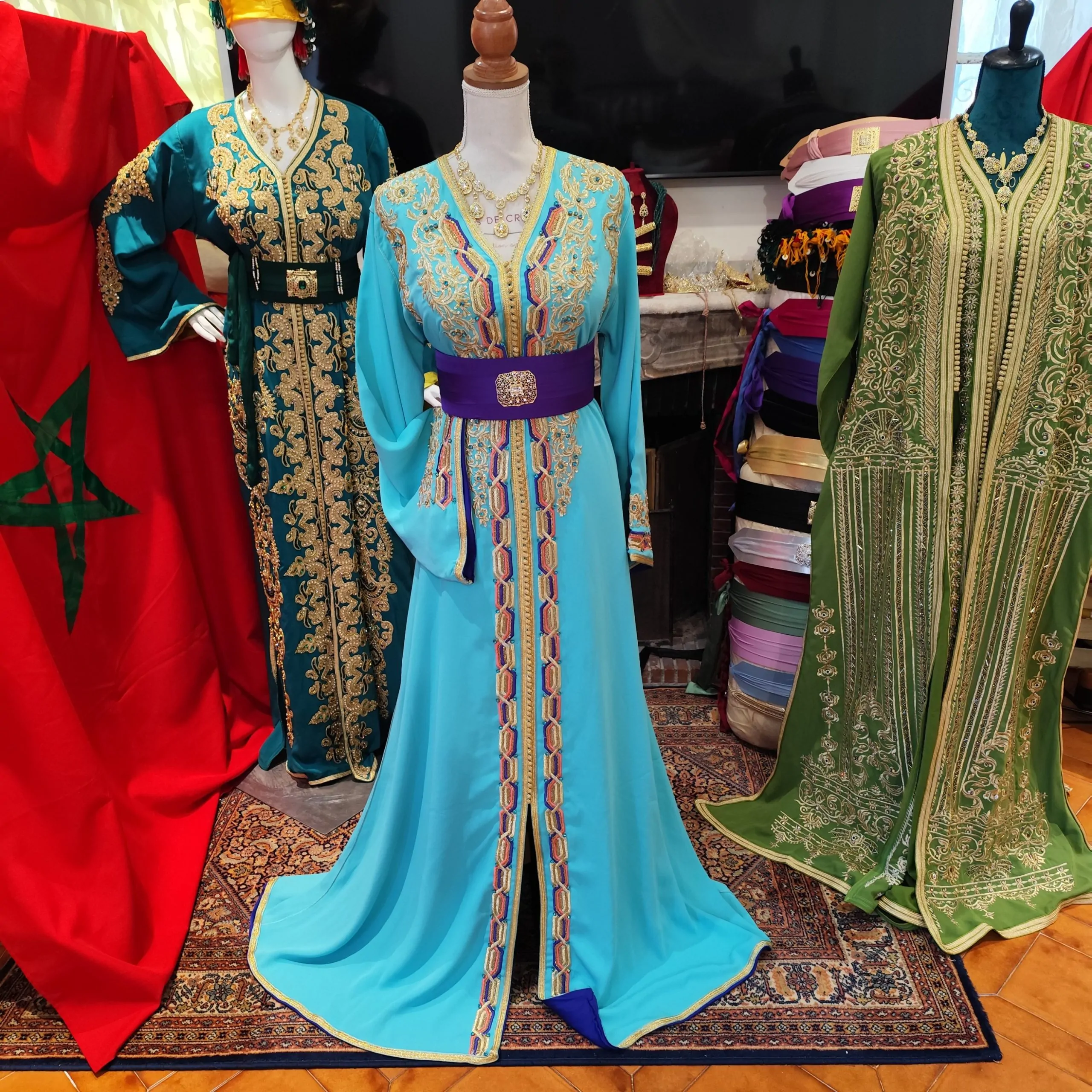 caftan marocain modèle d'exposition