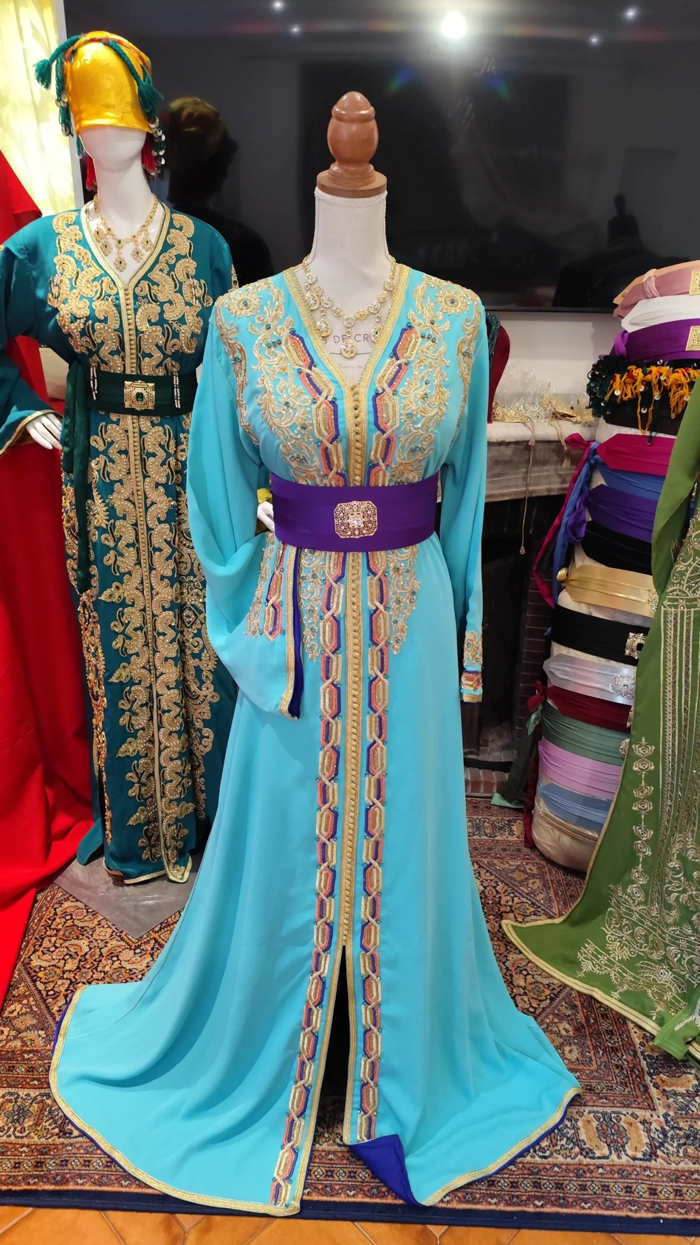 caftan marocain modèle d'exposition – Image 12