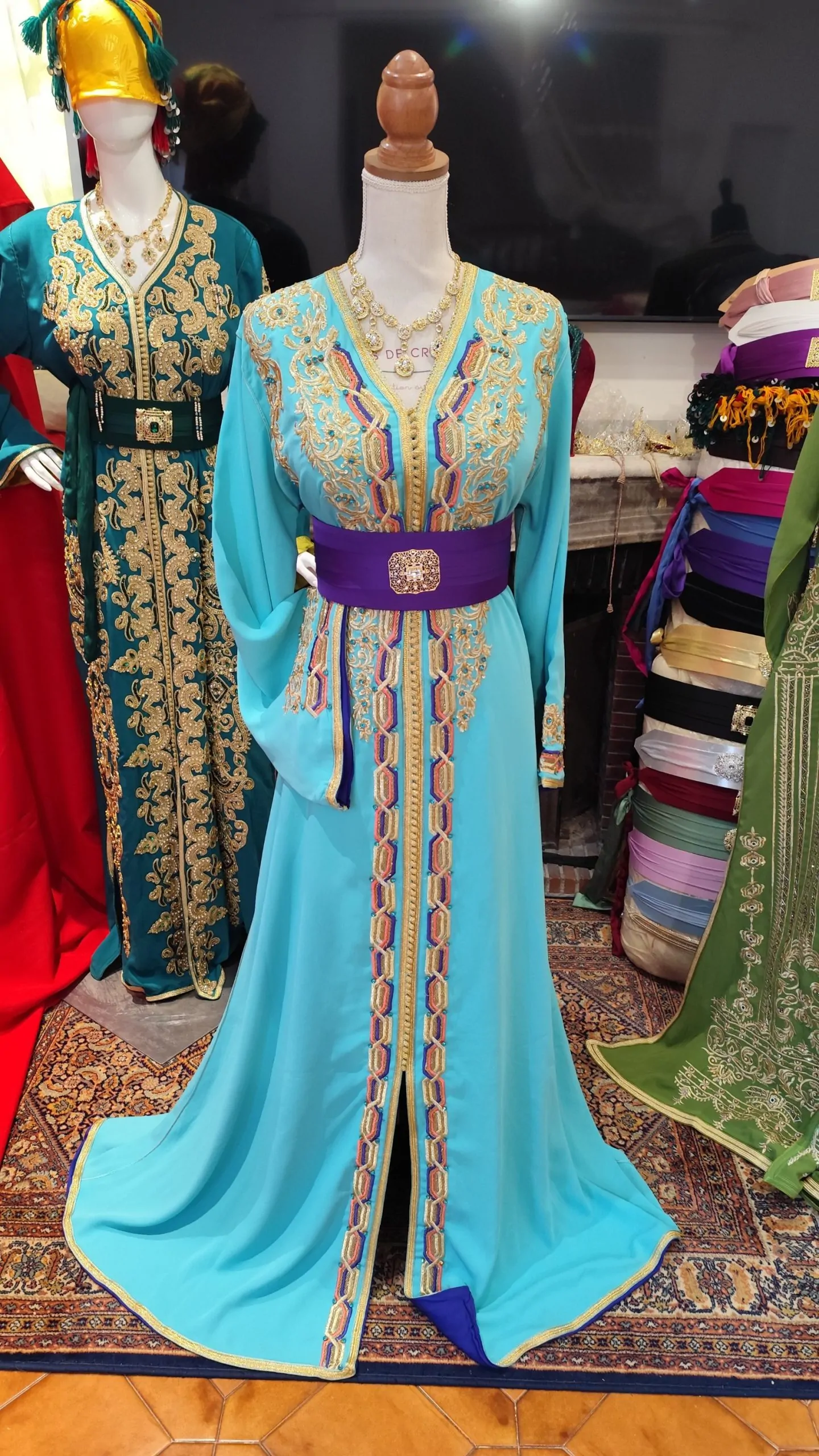caftan marocain modèle d'exposition – Image 15