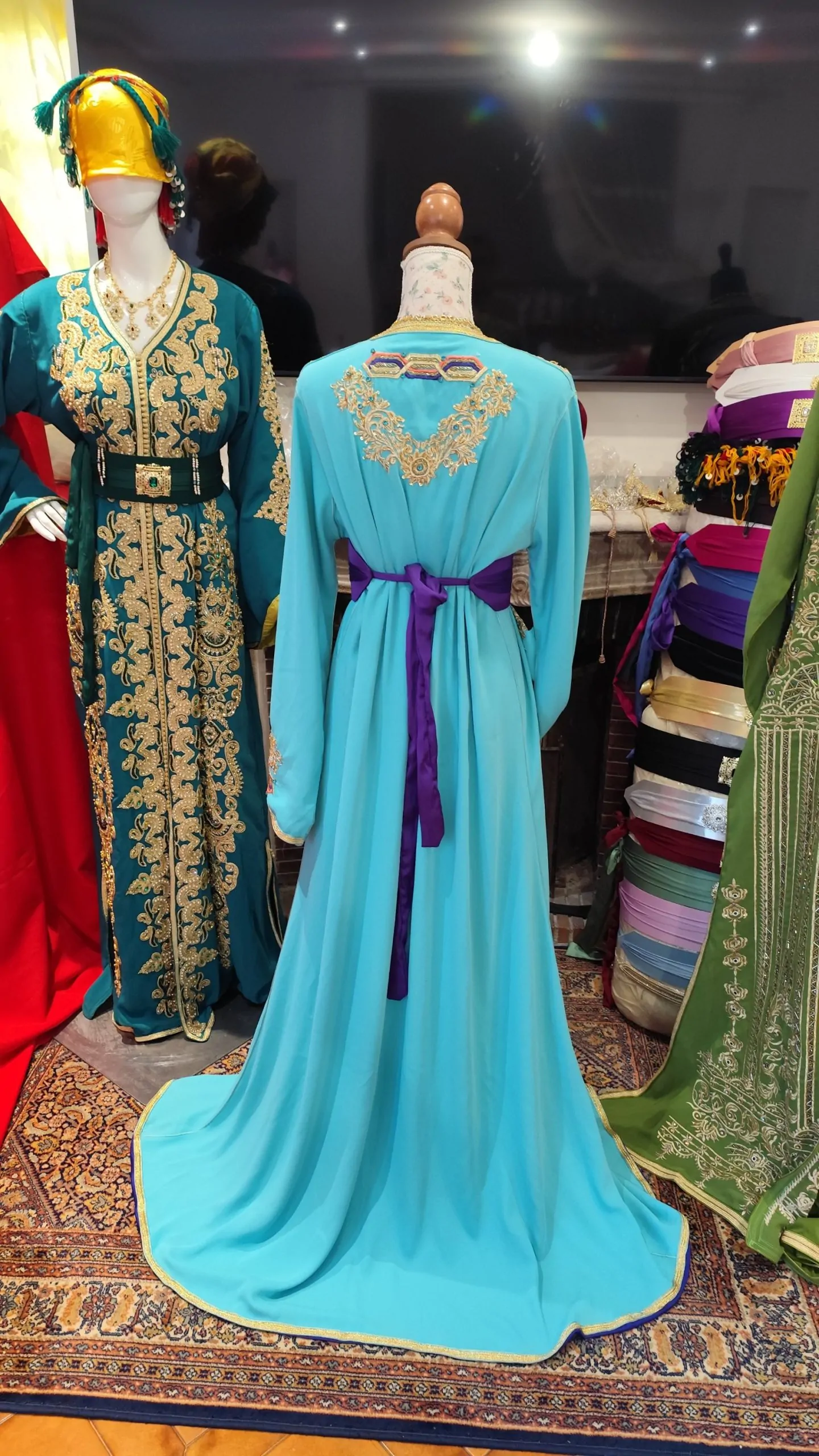 caftan marocain modèle d'exposition – Image 11