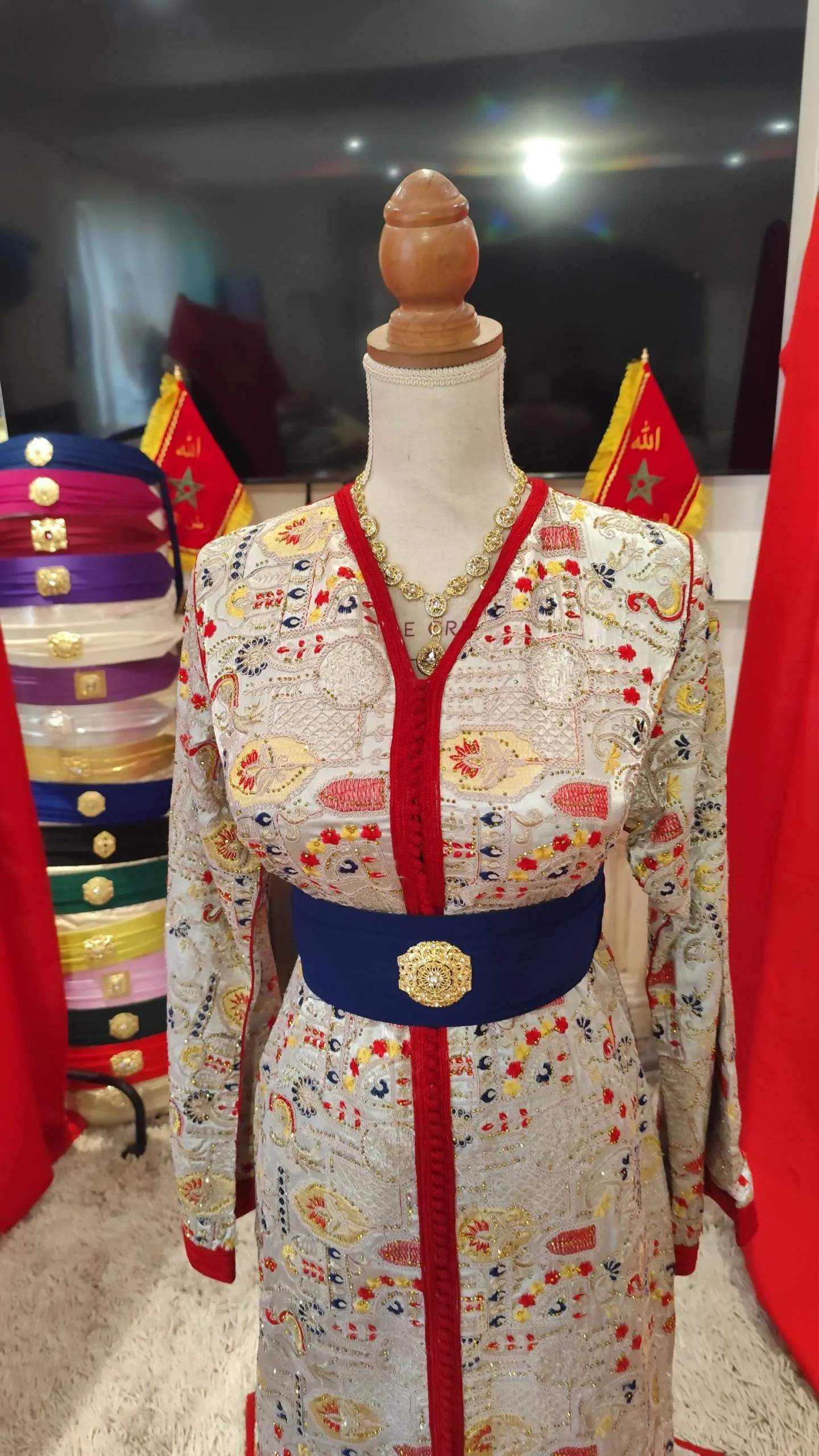 caftan marocain d occasion doublé – Image 7