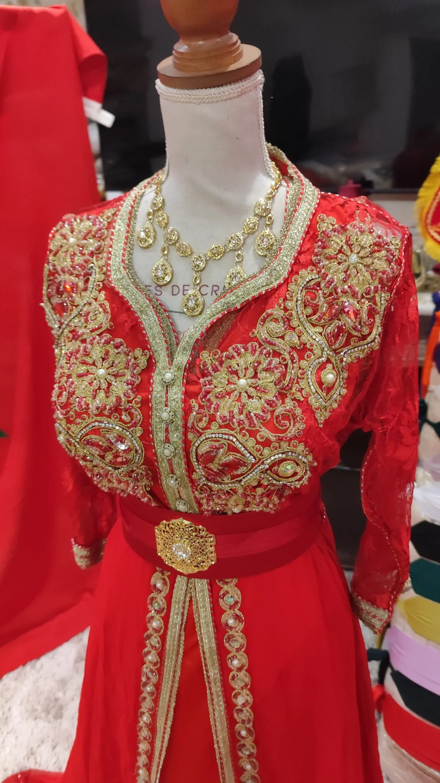 caftan marocain porté une fois – Image 9