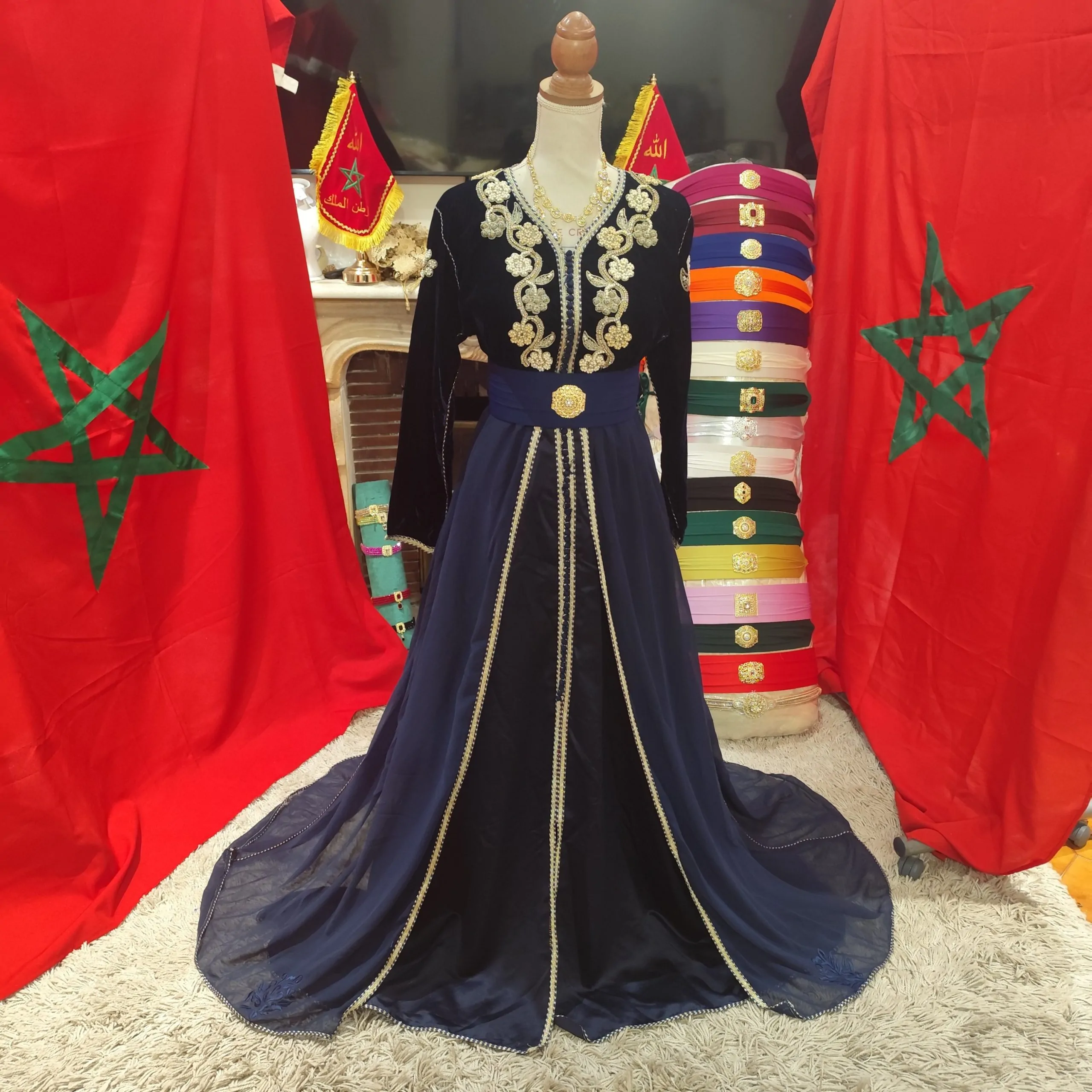 caftan marocain quasi neuf