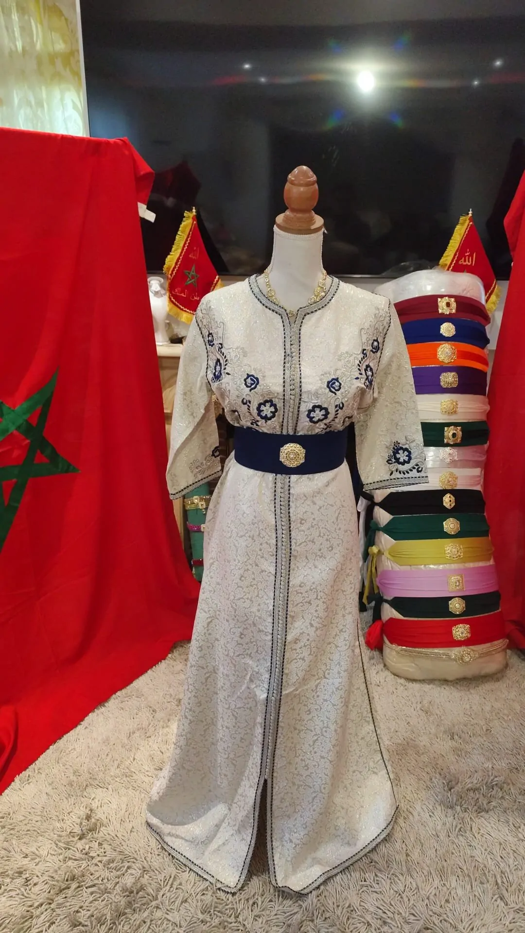 caftan marocain avec ceinture