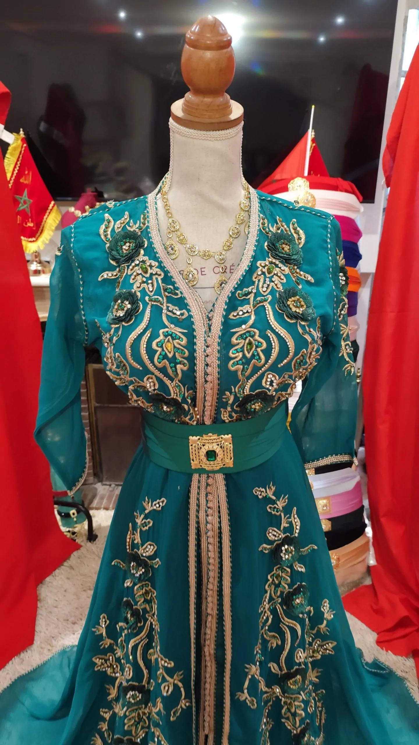 caftan marocain porté une fois – Image 7