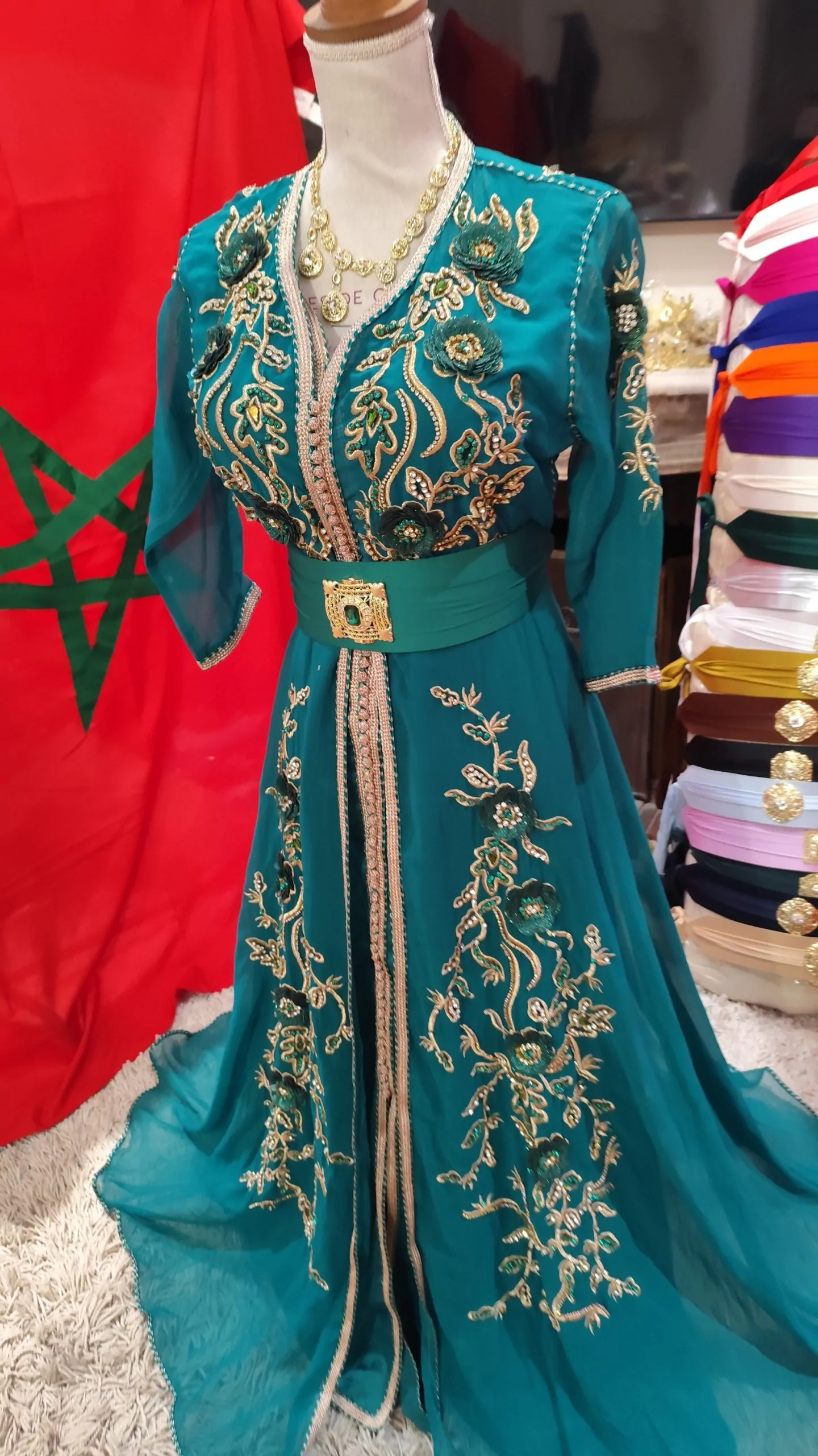 caftan marocain porté une fois – Image 4