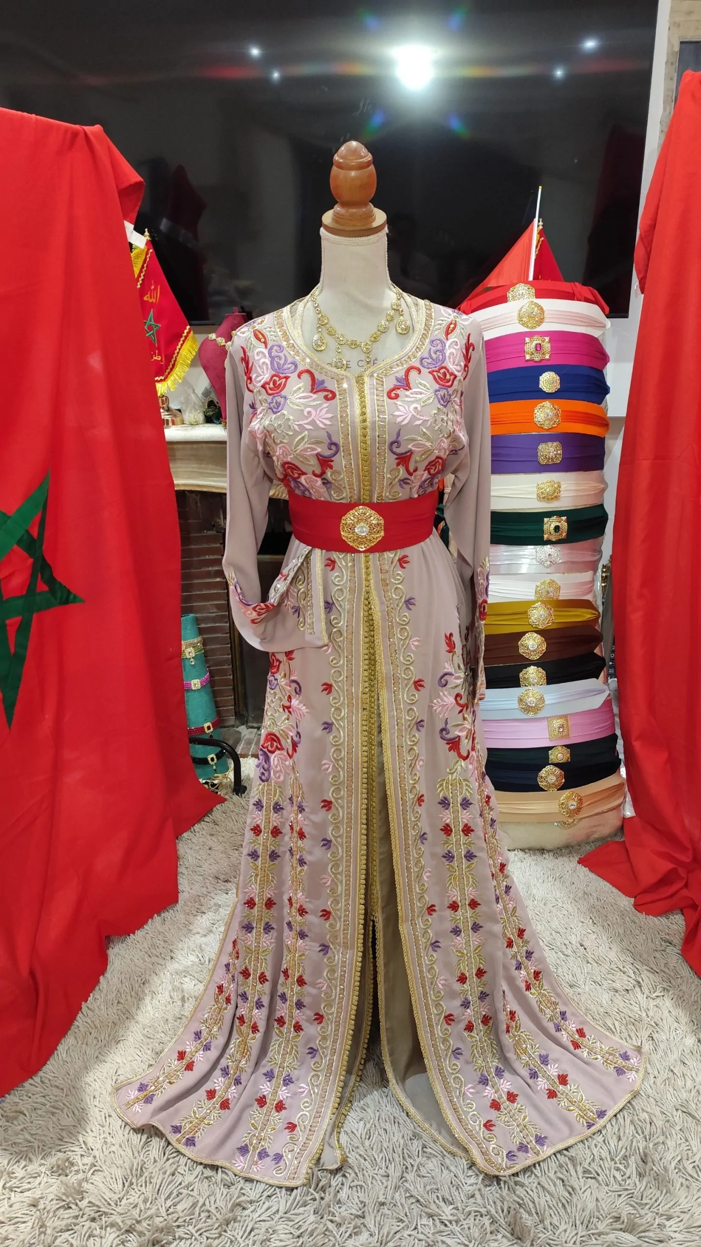 caftan marocain porté une fois – Image 4