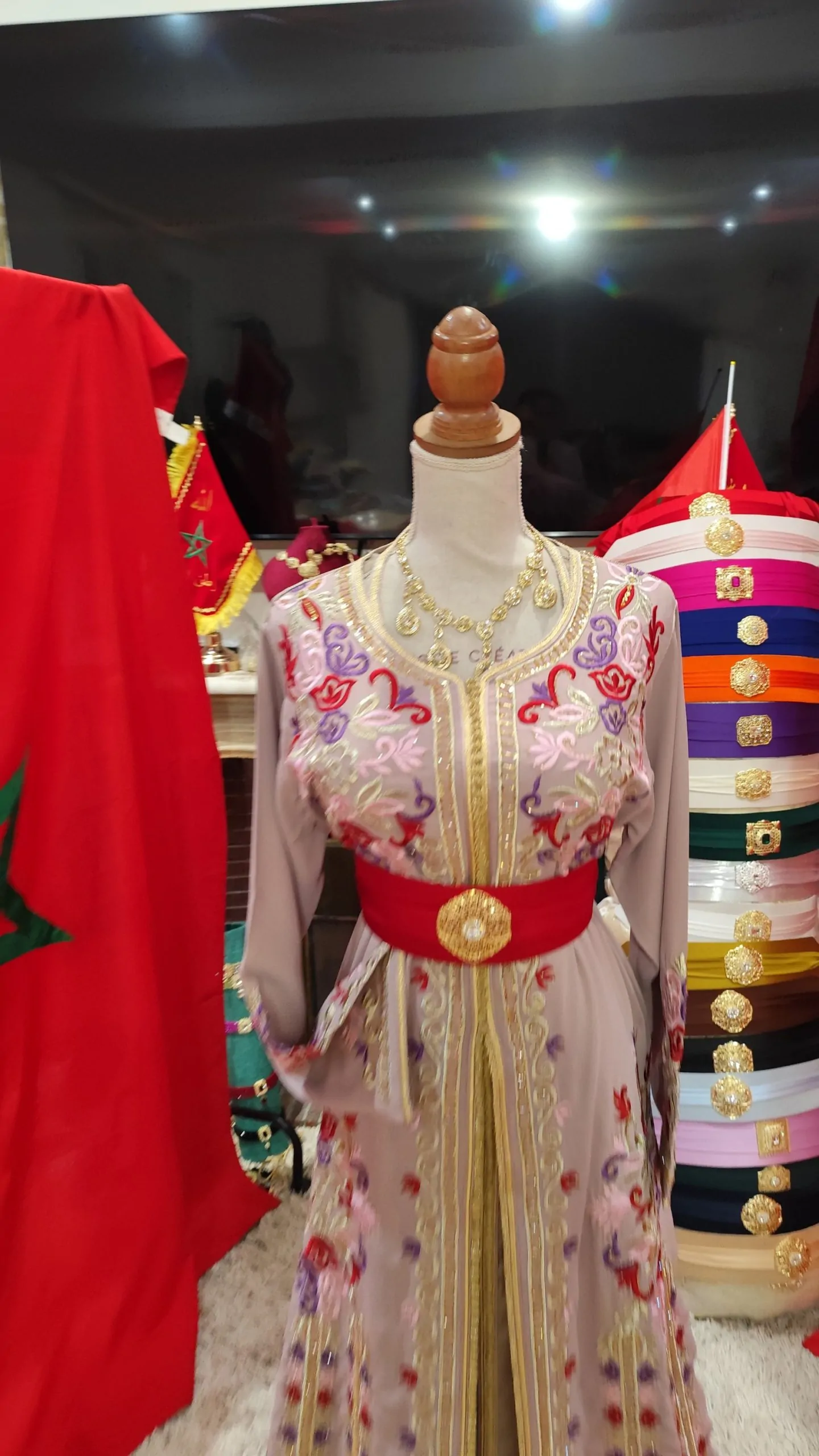 caftan marocain porté une fois – Image 2