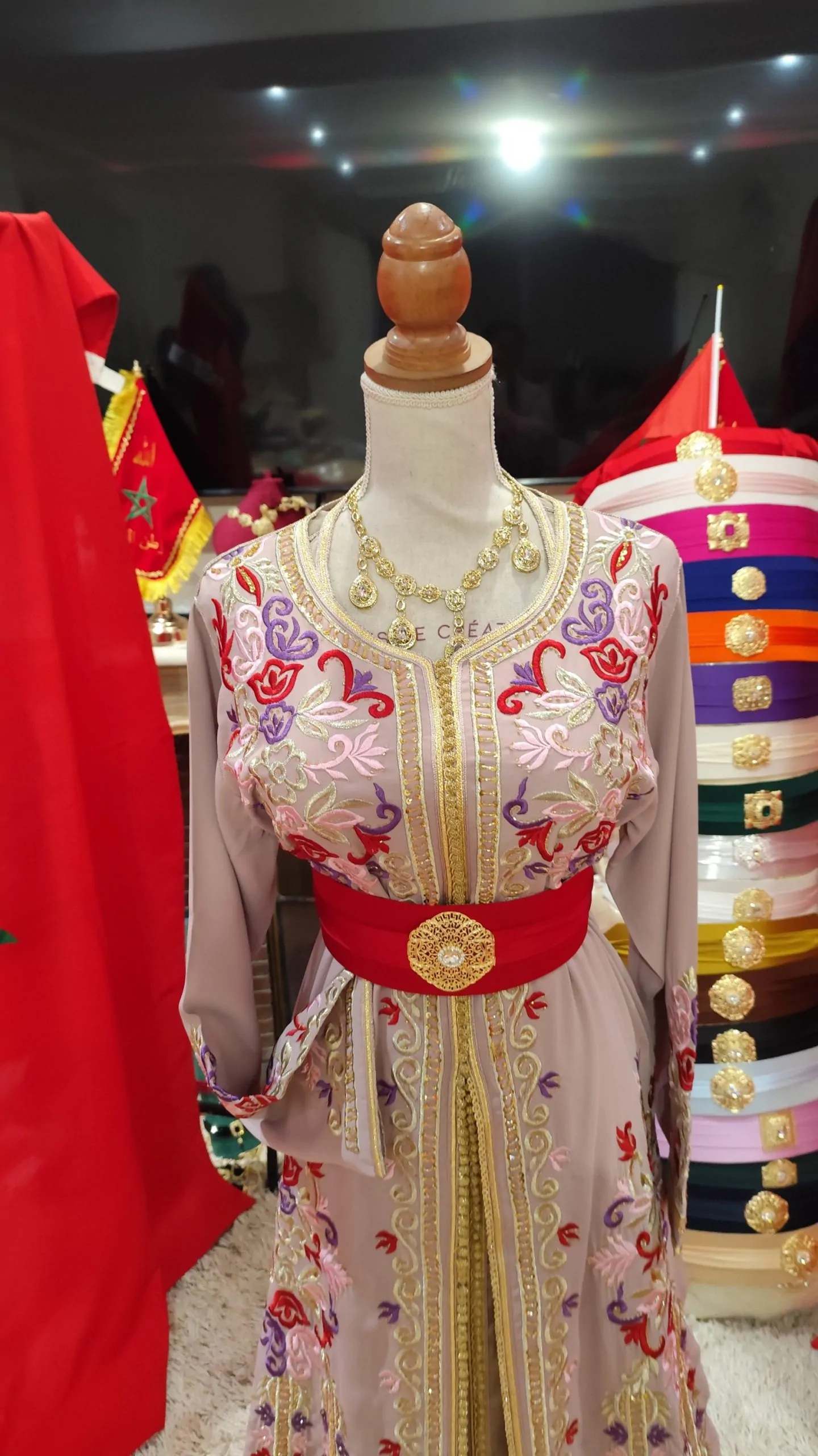 caftan marocain porté une fois – Image 5