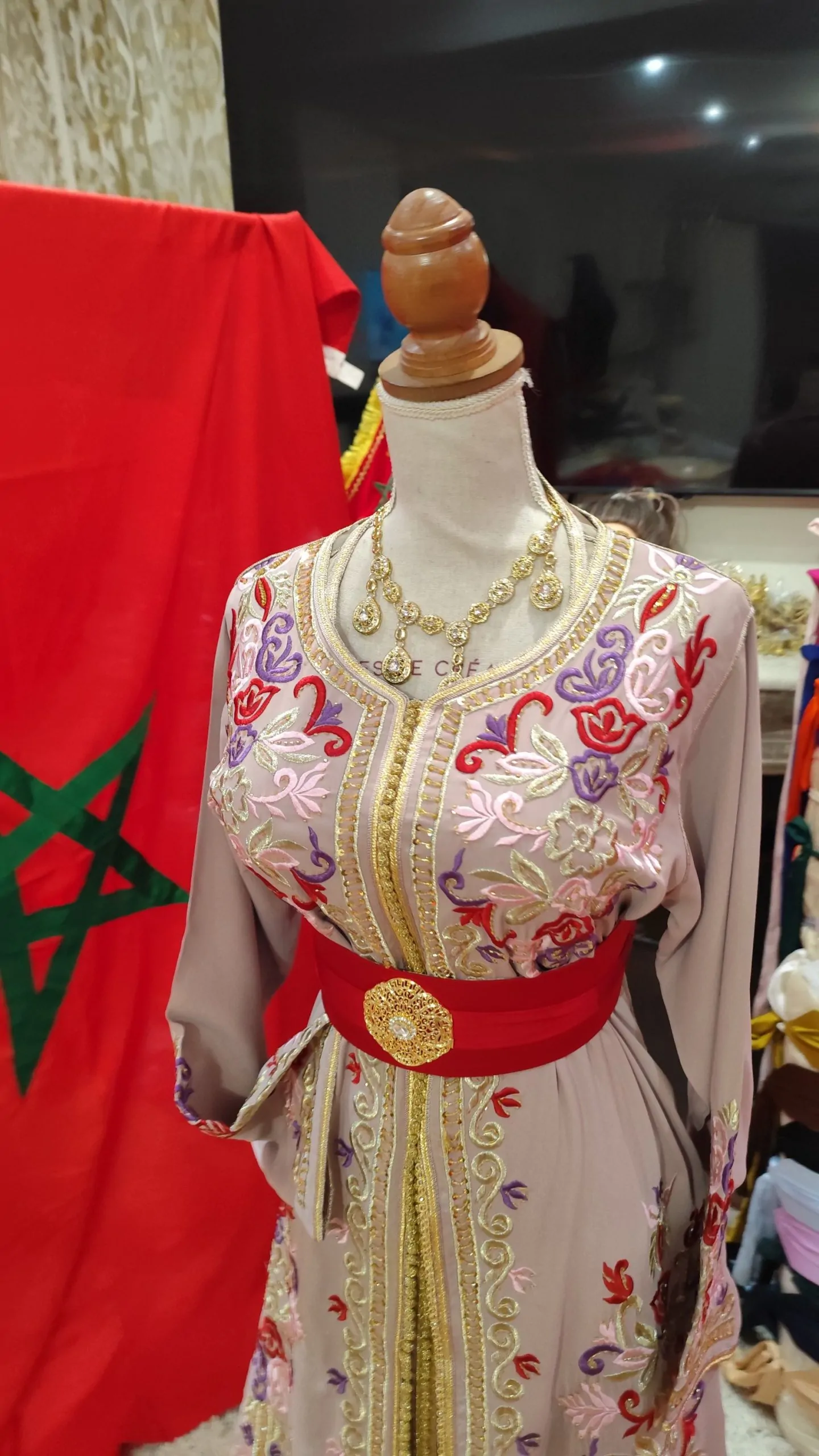 caftan marocain porté une fois – Image 6