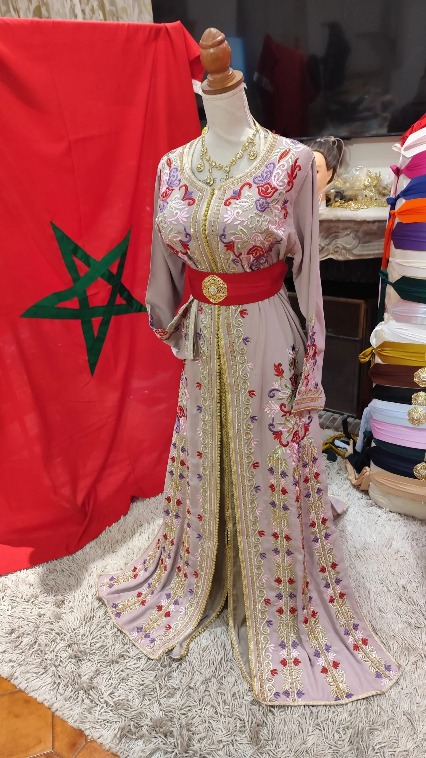 caftan marocain porté une fois – Image 8