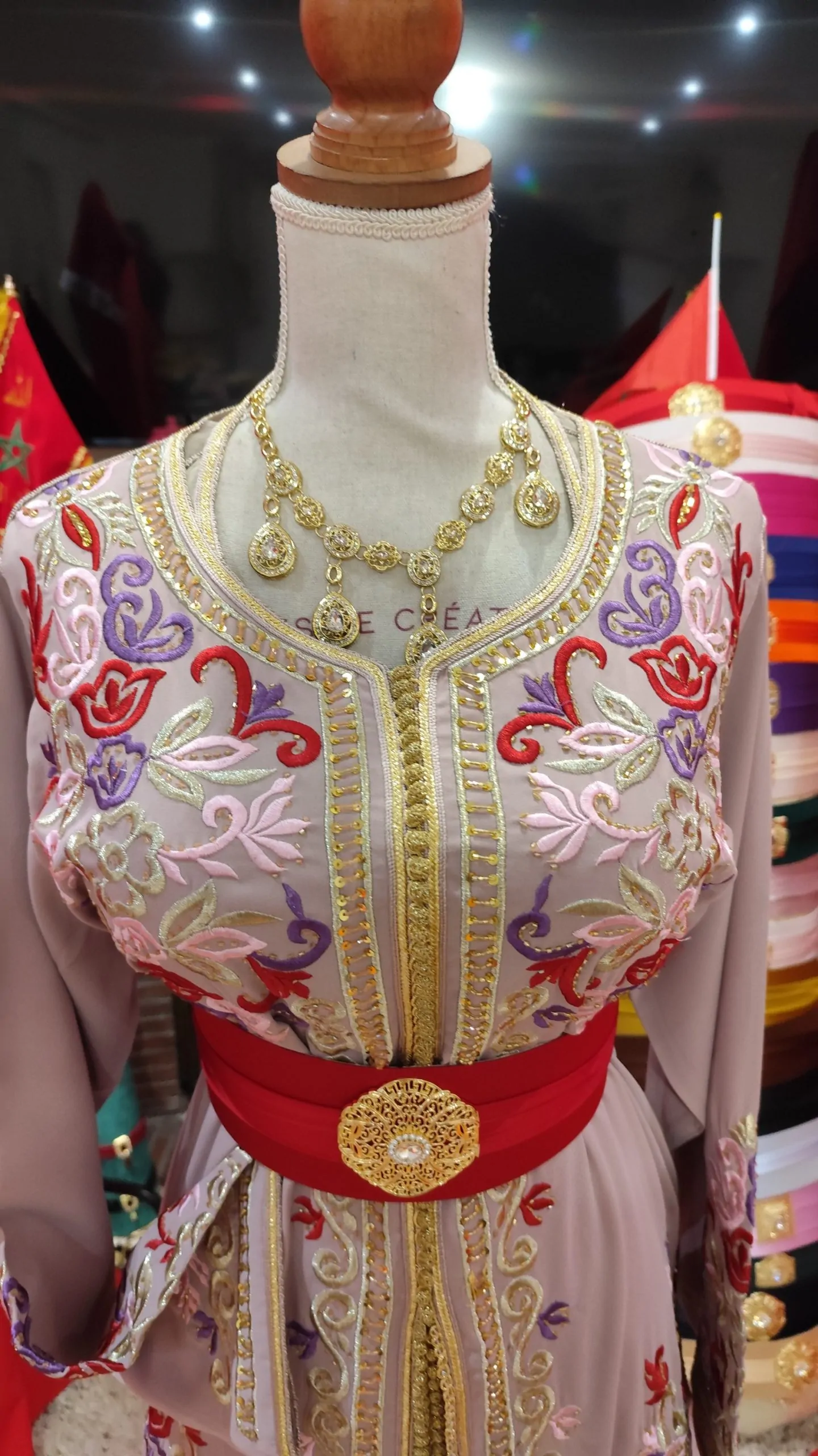 caftan marocain porté une fois – Image 10