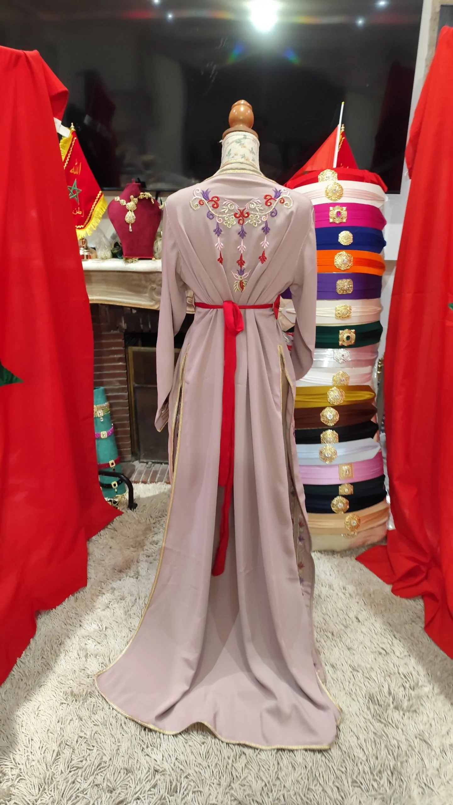 caftan marocain porté une fois – Image 9