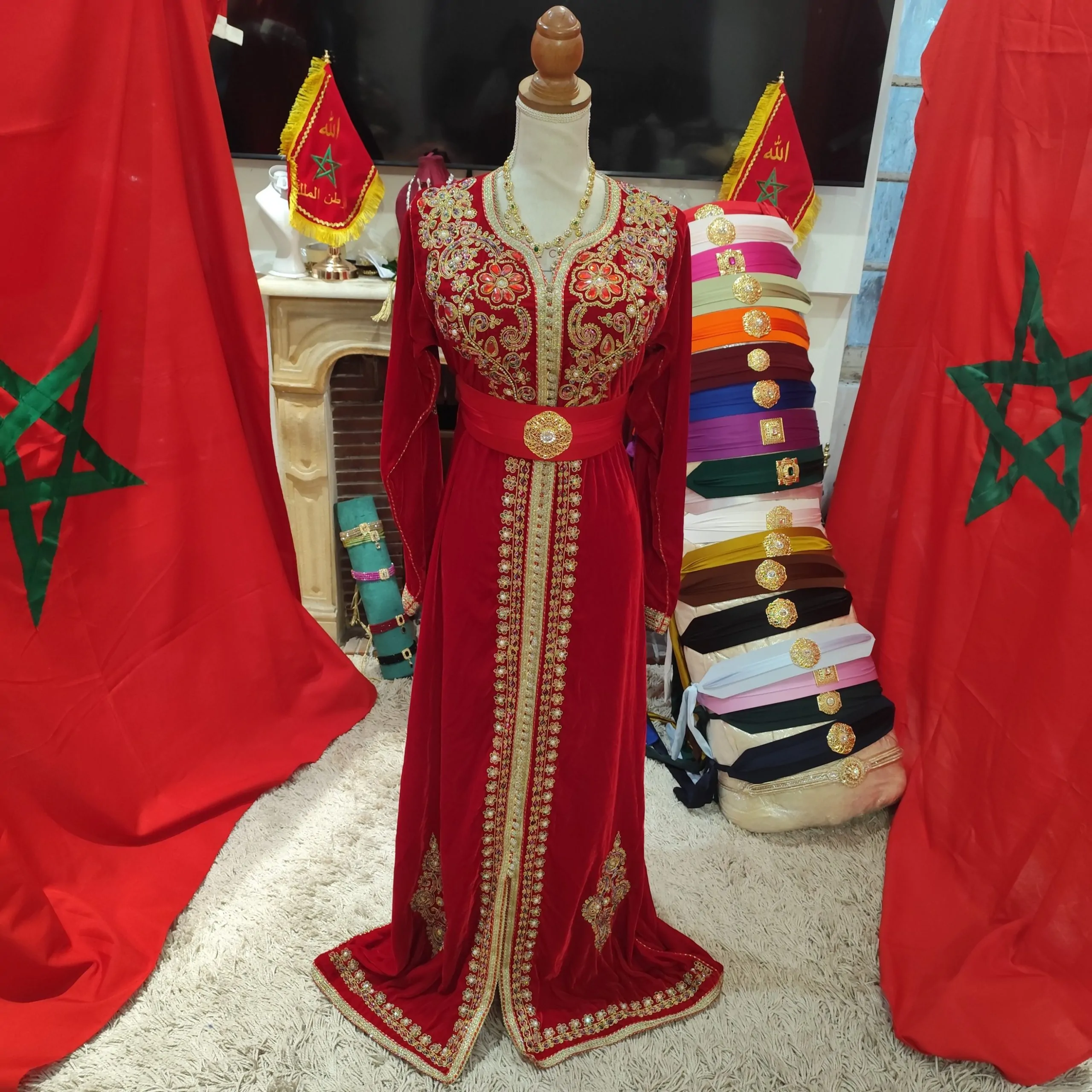 caftan marocain quasi neuf