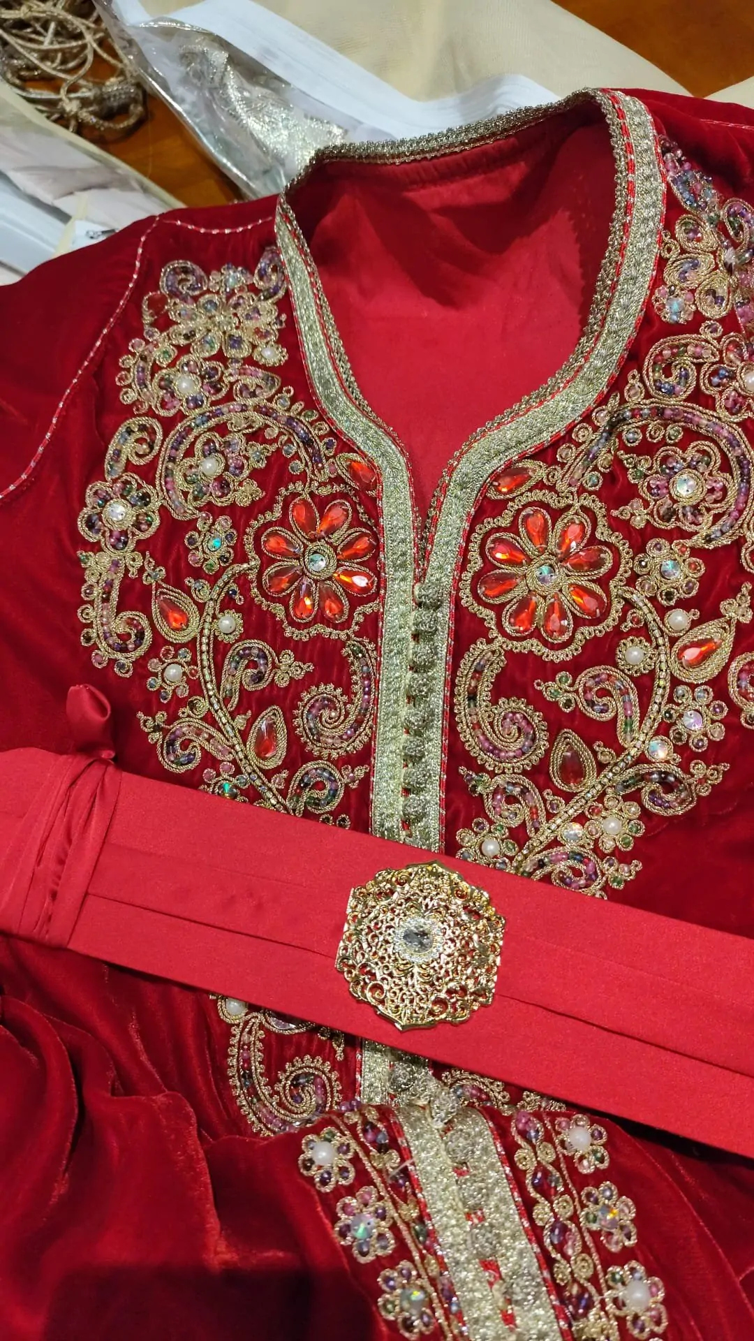 caftan marocain avec ceinture