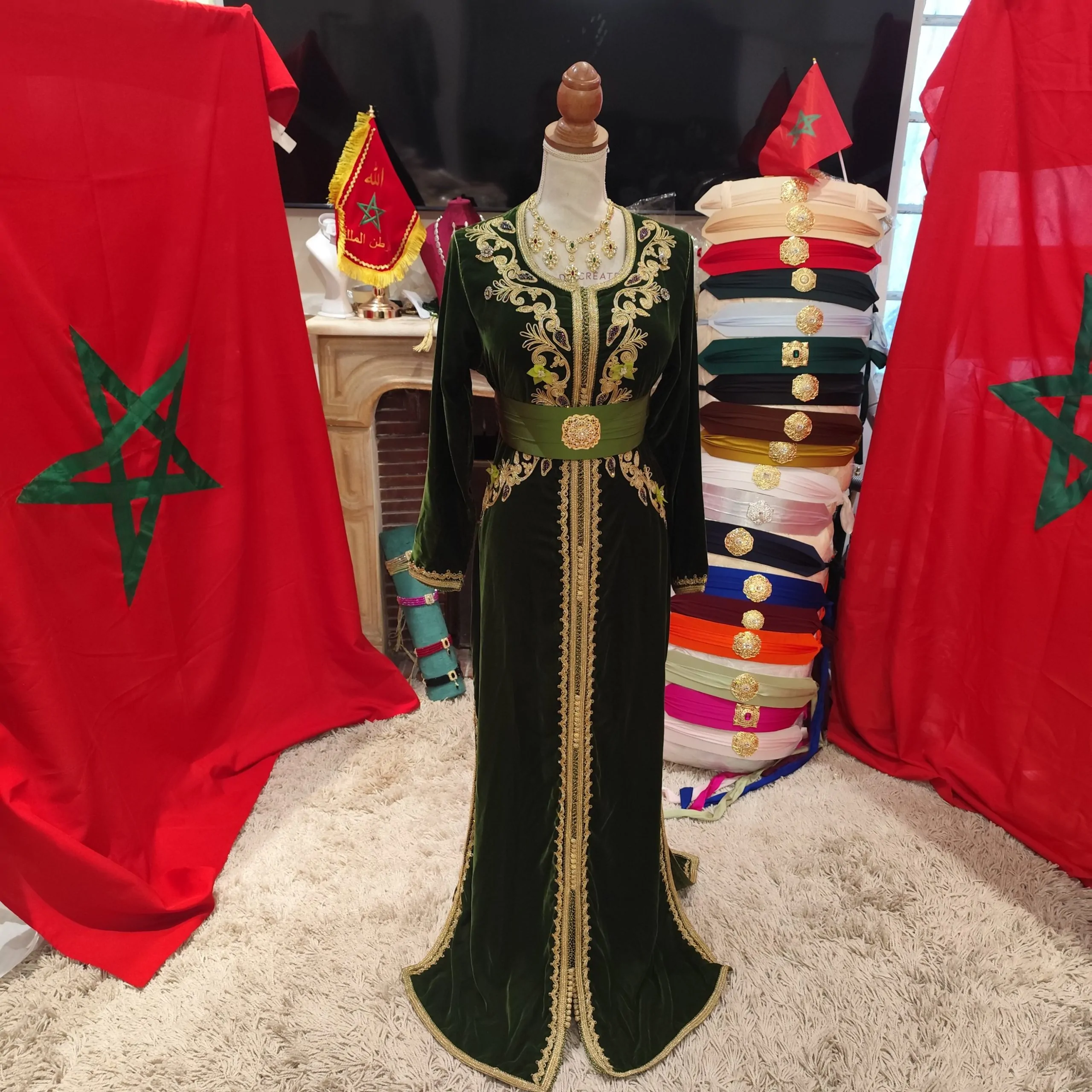 caftan marocain quasi neuf