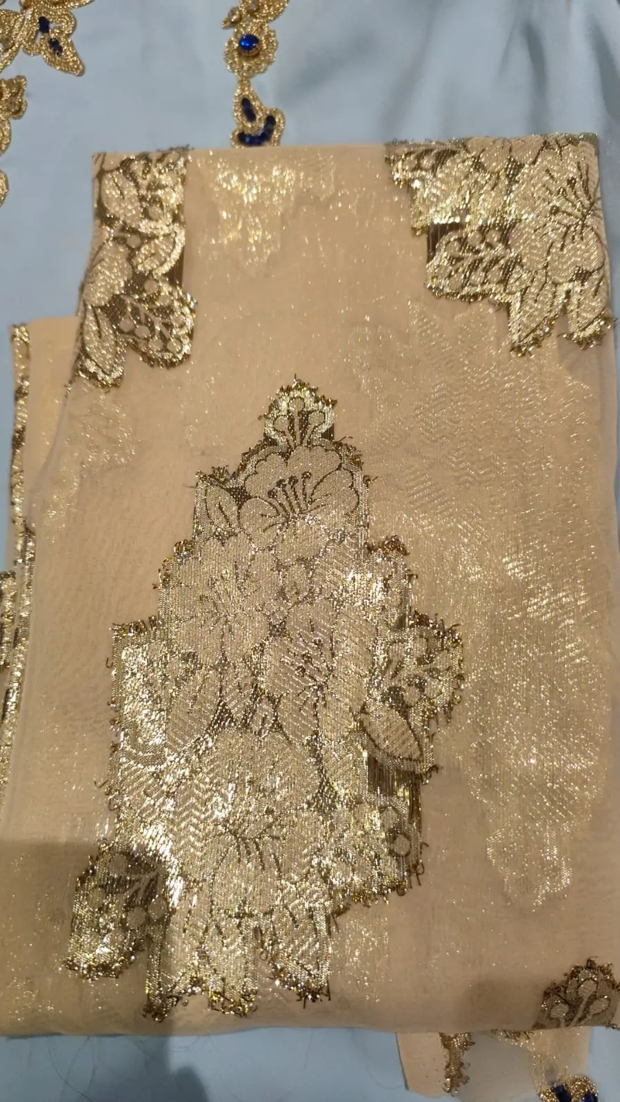 takhlila neuve