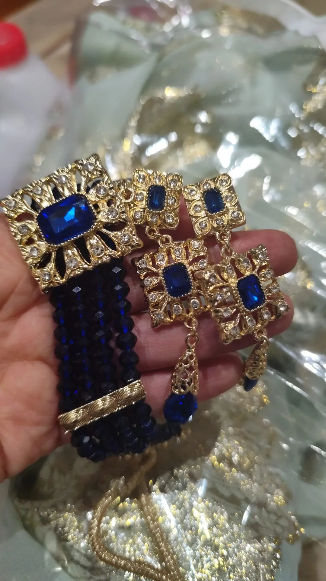 un Caftan marocain neuf avec accessoires – Image 2