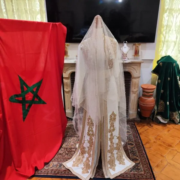طقم كامل - تقشيطة قطعتين + حزام + منديل — photo 4