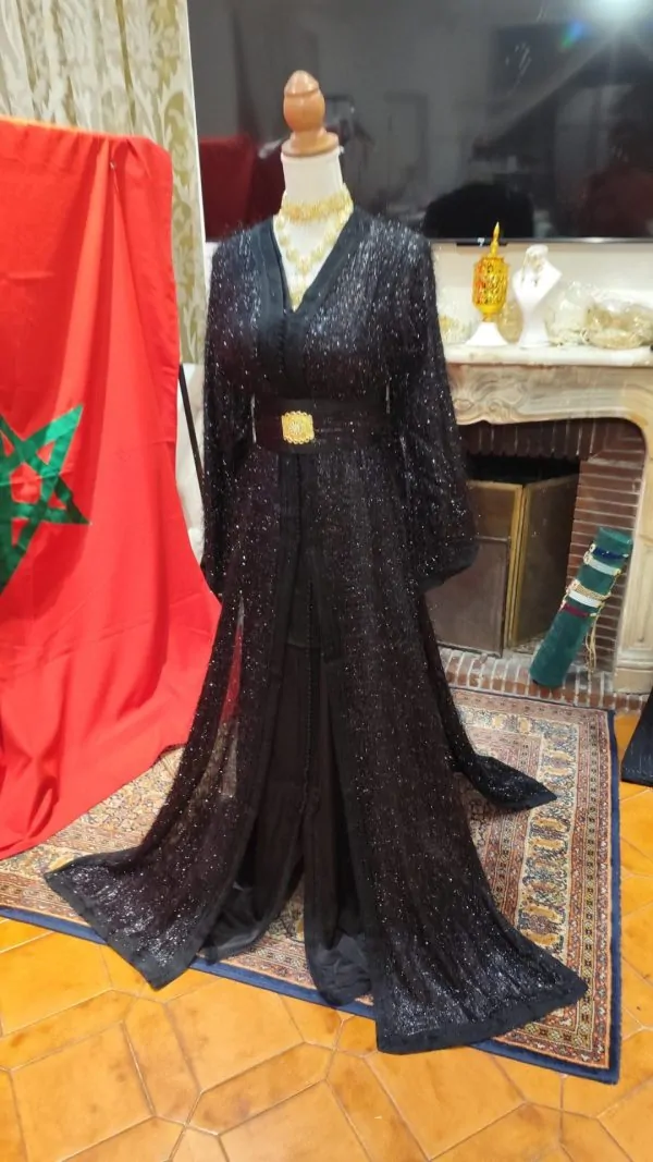 Neuer marokkanischer Kaftan mit Gürtel – zweiteilige Takchita — photo 5