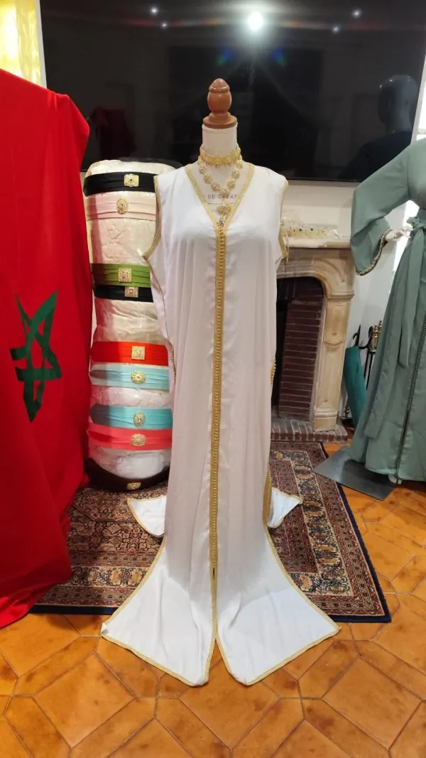 Gebrauchter marokkanischer Kaftan, große Größe — photo 10