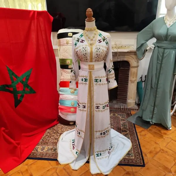 Gebrauchter marokkanischer Kaftan, große Größe — photo 11