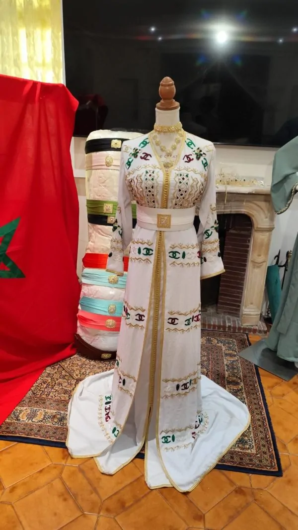 Gebrauchter marokkanischer Kaftan, große Größe — photo 7