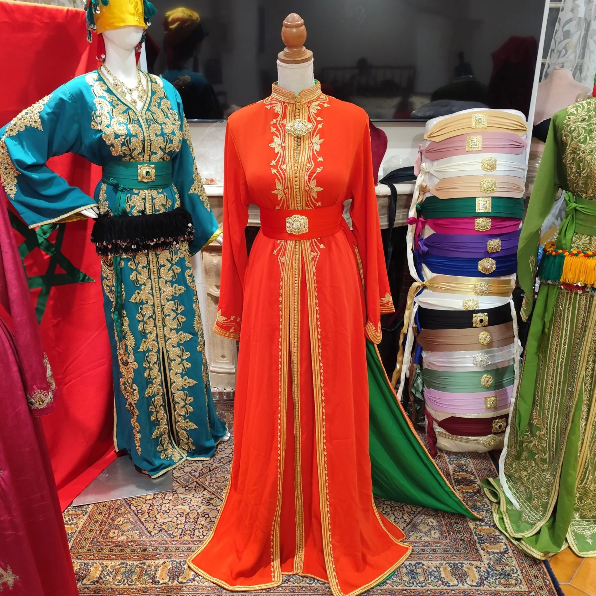 caftan marocain quasi neuf